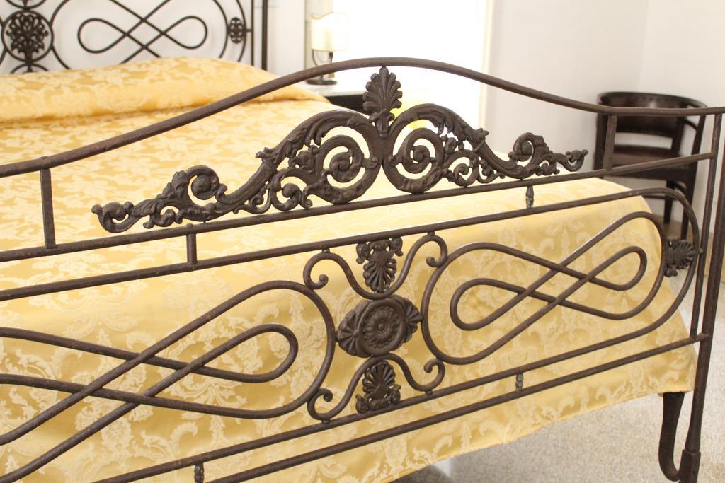 Palazzo Bitonti Bed & Breakfast Gagliano del Capo Bagian luar foto